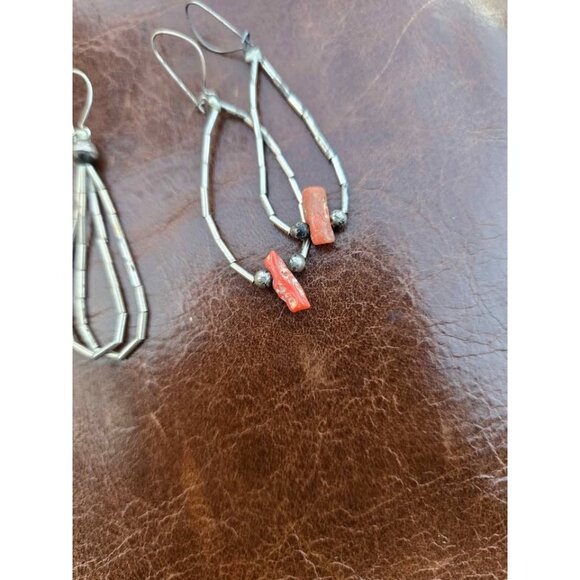 Two Pairs Liquid Silver Native American Style Earrings Coral Silver Pearls - Picture 5 of 9